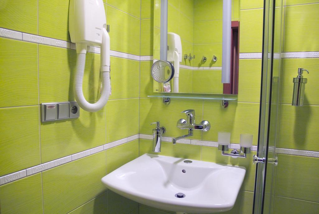 Penzion U Splavu Břeclav Exterior foto