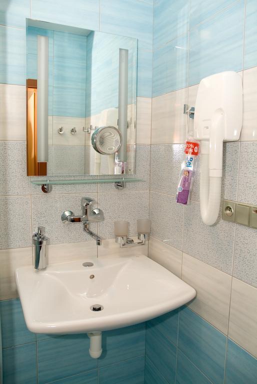 Penzion U Splavu Břeclav Exterior foto