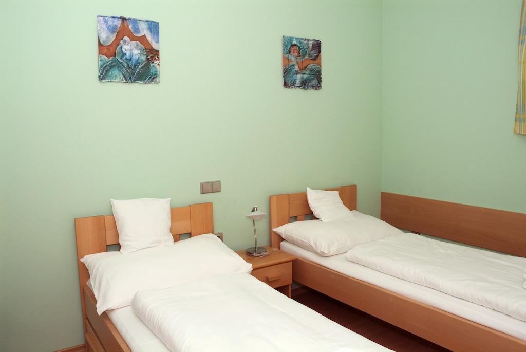 Penzion U Splavu Břeclav Exterior foto